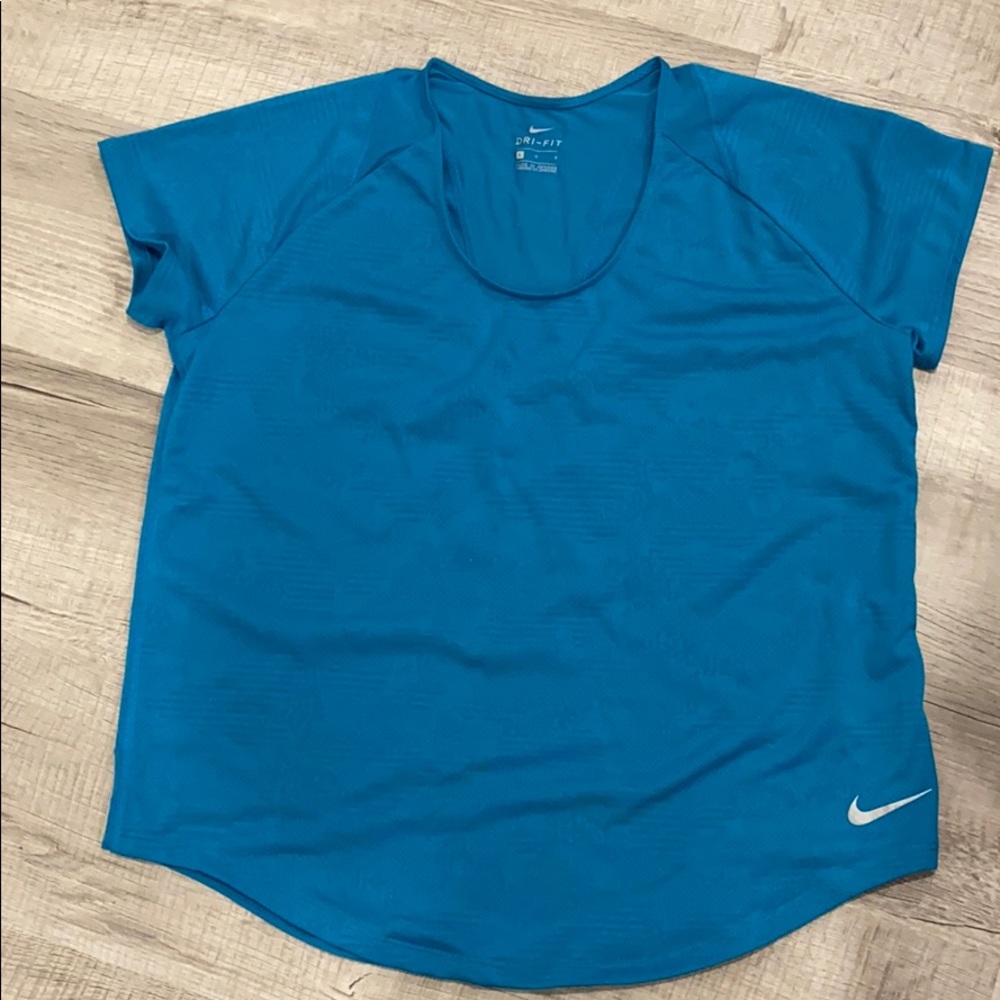 Workout tee